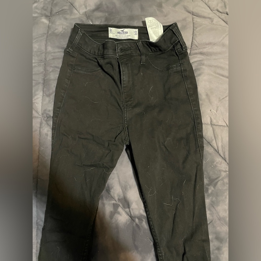 Hollister curvy high waist jeggings. Black. Size 3S